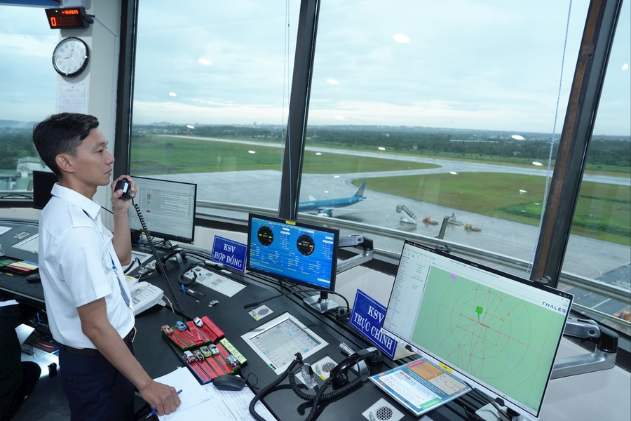 Tránh tình trạng bay chờ, bay dồn do ảnh hưởng của bão Kalmaegi