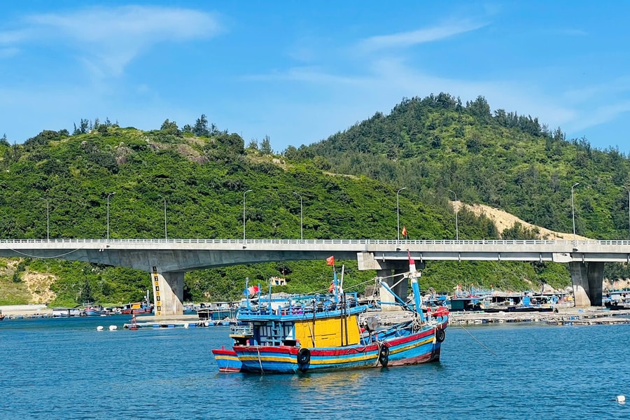 Gia Lai: Kêu gọi 83 tàu thuyền khẩn trương ra khỏi vùng nguy hiểm của bão Kalmaegi