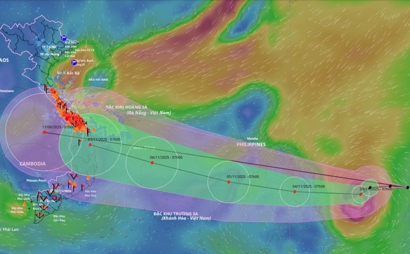 Dự báo thời tiết đêm nay và ngày mai 7/11: Bão số 13 giật cấp 17, chuẩn bị đổ bộ Quảng Ngãi-Gia Lai