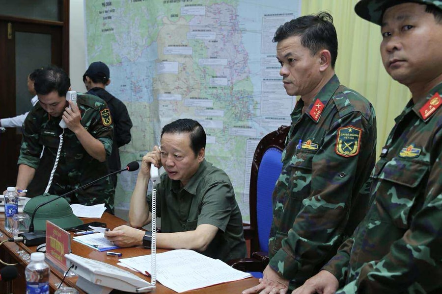 Phó Thủ tướng Trần Hồng Hà kiểm tra công tác chuẩn bị phòng, chống bão số 13