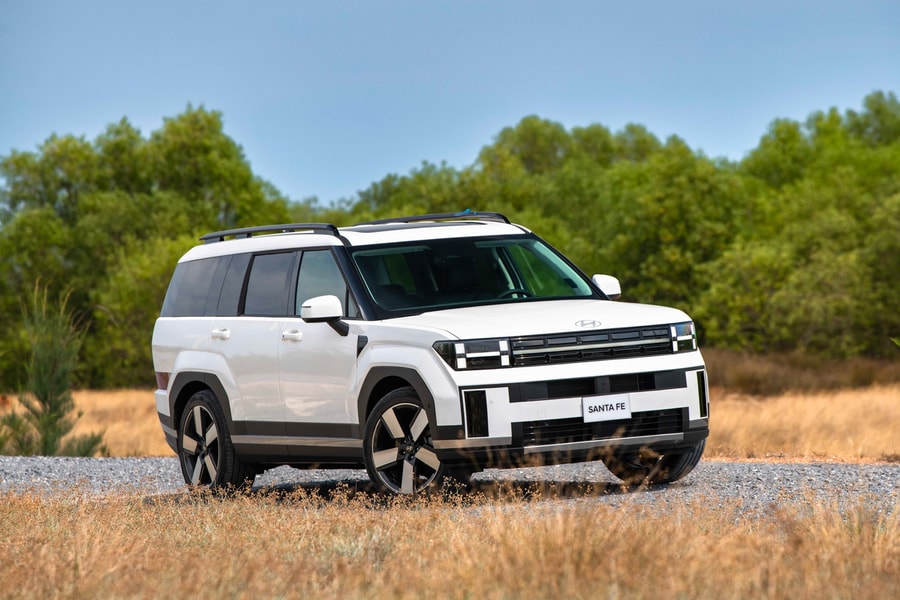 Hyundai Santa Fe giảm giá đến 180 triệu đồng