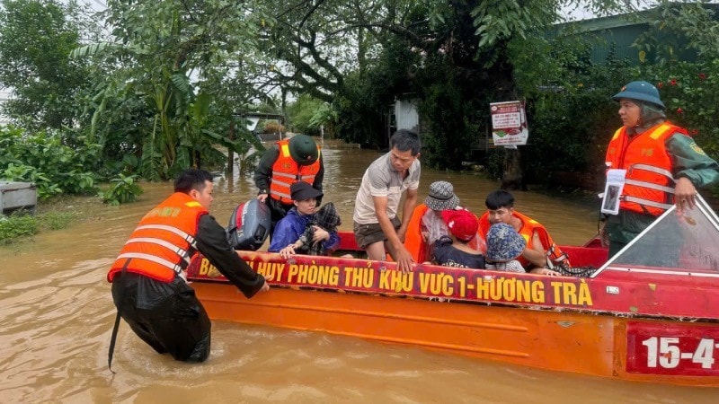 Khẩn cấp ứng phó bão số 13: Hoàn thành sơ tán dân khỏi vùng nguy hiểm trước 15h hôm nay