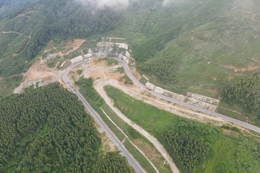 Bão Kalmaegi đổ bộ, Gia Lai đóng đèo An Khê