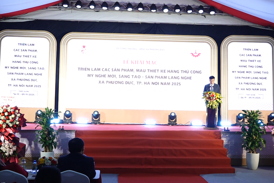 Khai mạc Triển lãm làng nghề Phượng Dực: Tôn vinh giá trị truyền thống