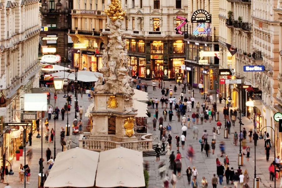 Áo thu giữ vali vũ khí 'liên quan đến Hamas'