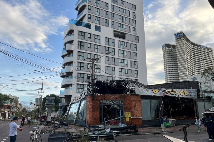 Bão số 13 gây thiệt hại nặng: 5 người chết, hàng nghìn nhà ngập, mất điện diện rộng