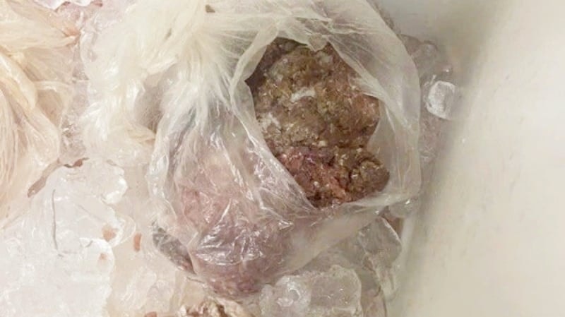 Phụ huynh 'tố' bếp ăn trường Tiểu học Kim Quan dùng thực phẩm nghi ôi thiu, không nằm trong thực đơn