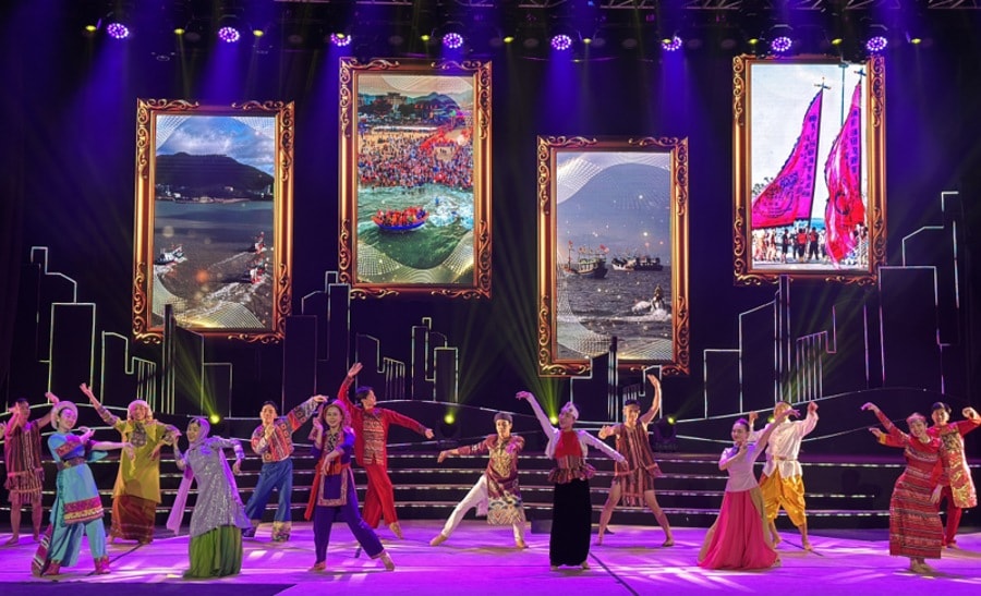 Ấn tượng chương trình nghệ thuật ‘TP Hồ Chí Minh - Nơi hội tụ những dòng sông’