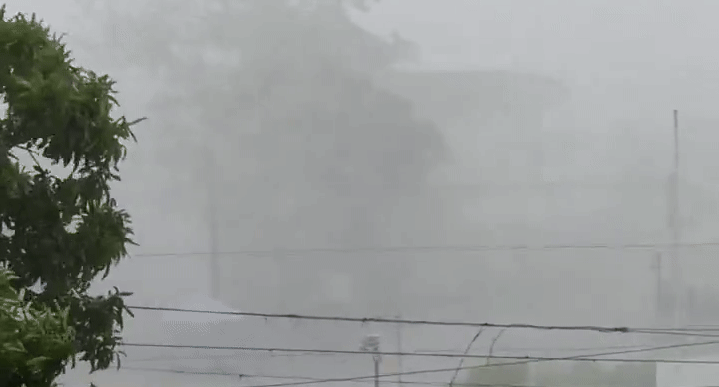 Siêu bão Fung-Wong đổ bộ vào Philippines với sức gió kinh hoàng