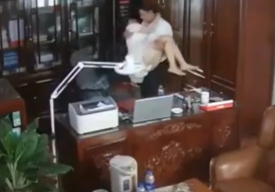 Xác minh vụ thầy giáo cố tình che cam, lộ hình ảnh 'nhạy cảm' tại trường học