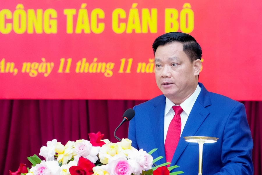 Đồng chí Nguyễn Khắc Thận được Bộ Chính trị chỉ định giữ chức Bí thư Tỉnh ủy Nghệ An