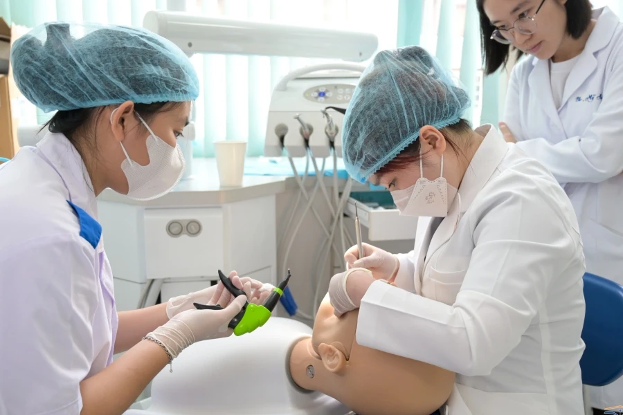 Trường Y đầu tiên công bố tuyển sinh 2026: Vì sao mở thêm ngành và tăng cường tiếng Anh?