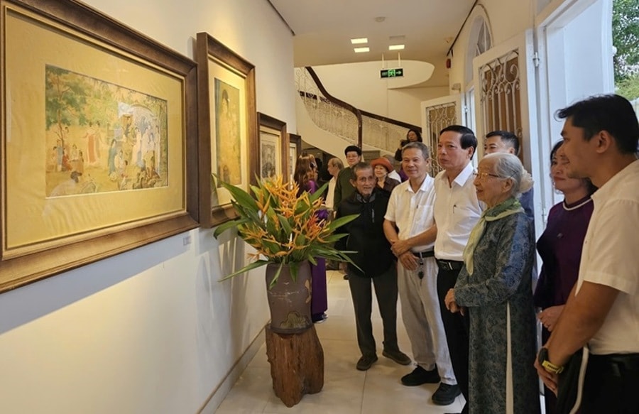 Trưng bày sưu tập tác phẩm của Bảo tàng Mỹ thuật Huế