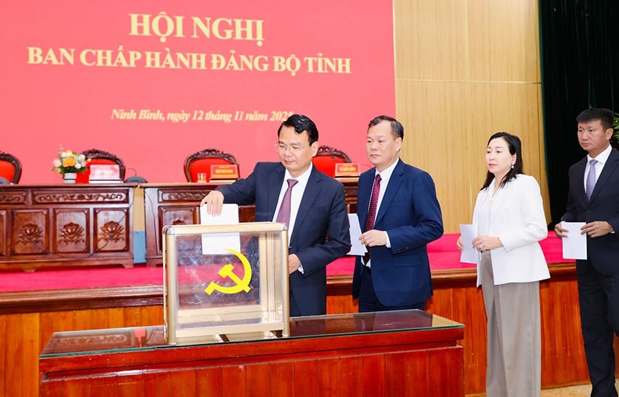 Ninh Bình giới thiệu nhân sự để bầu Chủ tịch UBND tỉnh