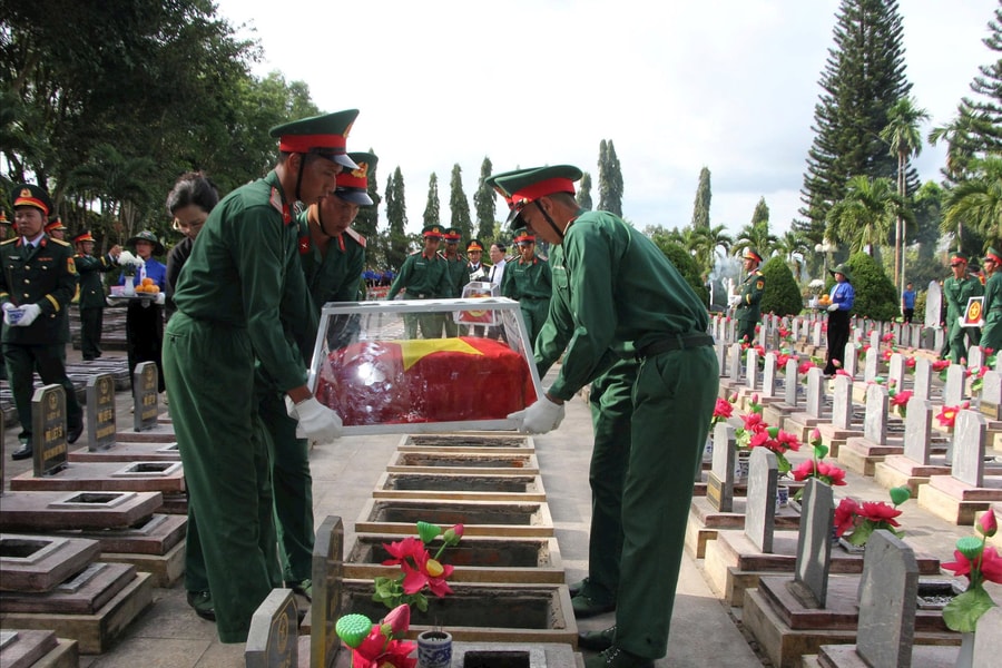 Gia Lai: Tổ chức truy điệu, an táng 18 hài cốt liệt sĩ ở Ia Boòng