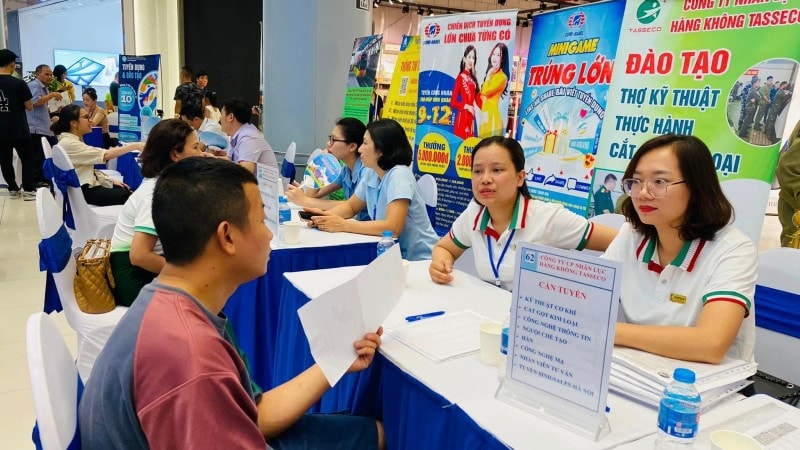 Kết nối việc làm, tạo sức bật cho người dân vươn lên thoát nghèo