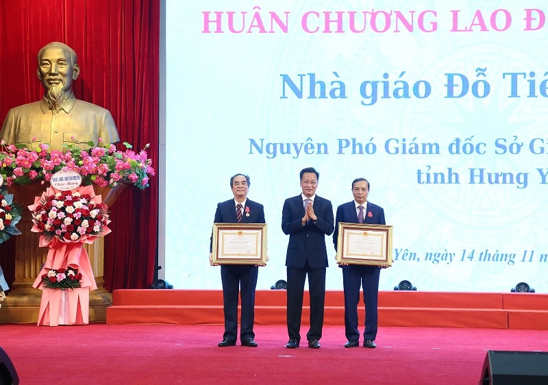 Hưng Yên: Tri ân các thế hệ nhà giáo và phát động phong trào thi đua năm học 2025 - 2026