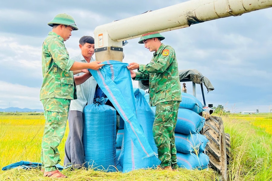 Đồn Biên phòng Ia Lốp, Gia Lai: Thắp sáng miền biên viễn bằng tình quân dân