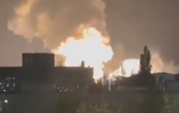 Ukraine không kích, cảng dầu lớn của Nga ở Biển Đen bốc cháy dữ dội