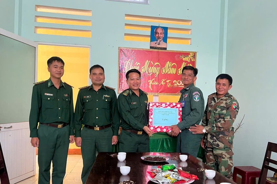 Kết nghĩa bản – bản: Tô thắm tình hữu nghị 2 nước Việt Nam - Campuchia