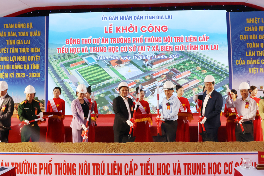 Phó Thủ tướng Hồ Quốc Dũng dự lễ khởi công 7 trường nội trú biên giới tỉnh Gia Lai