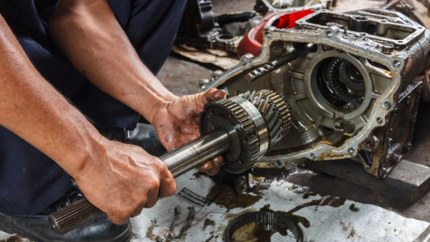 Dấu hiệu cảnh báo hộp số xe sắp hỏng