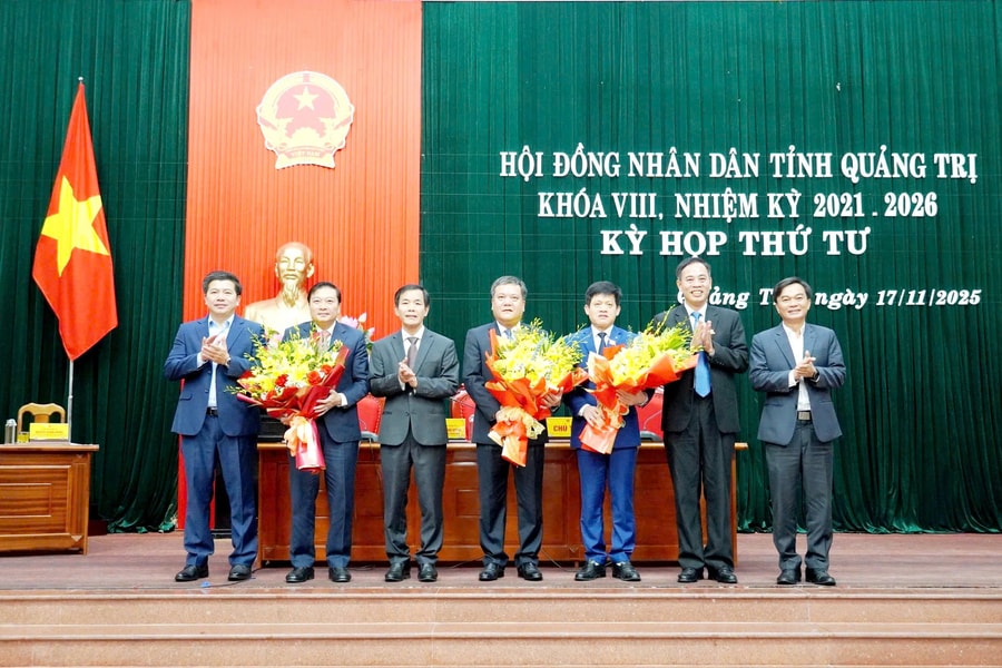 Ông Lê Hồng Vinh giữ chức Chủ tịch, ông Lê Văn Bảo giữ chức Phó Chủ tịch UBND tỉnh Quảng Trị