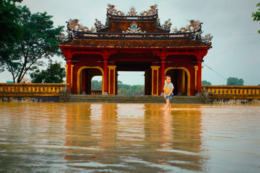 Huế và nhiều địa phương cho học sinh nghỉ học vì mưa lớn, nước sông dâng cao