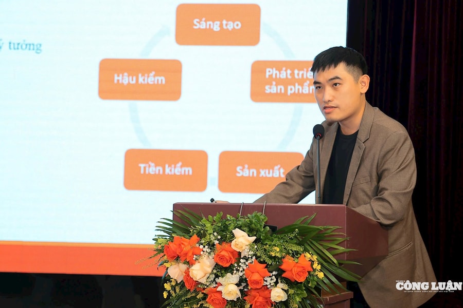 Một tòa soạn – nhiều ngôn ngữ – một tiếng nói