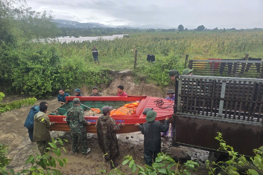 Mưa lũ khiến 14 người chết và mất tích, nhiều địa phương tiếp tục sơ tán khẩn