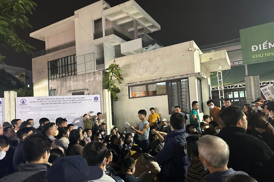 Loạn 'suất ngoại giao', giữ chỗ trái phép: Bộ Xây dựng siết mạnh mua nhà ở xã hội