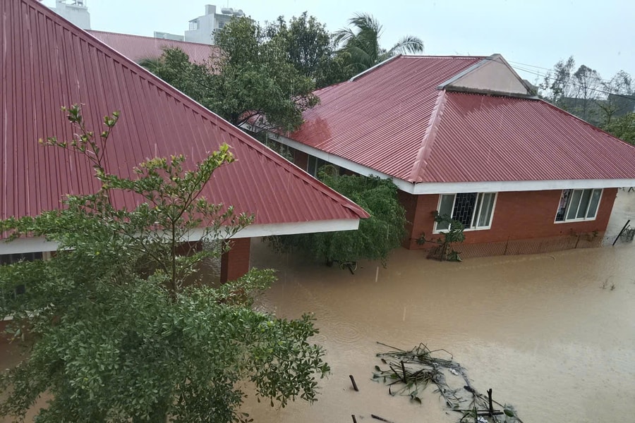 Gia Lai: Lũ về bất ngờ, Làng trẻ em SOS Quy Nhơn bị cô lập